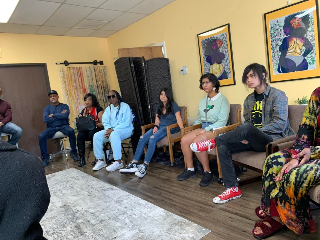 Engaged discussion at community conference