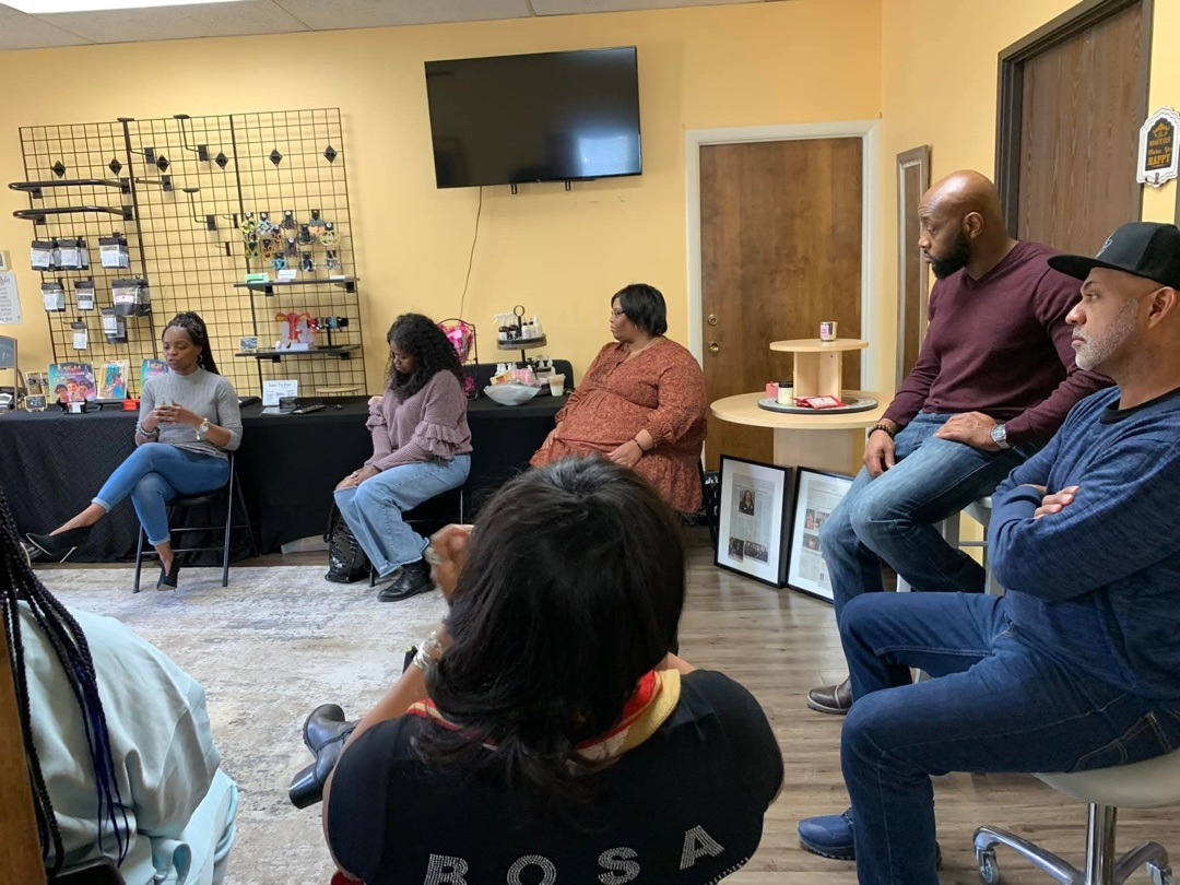 Shannon Martin speaking during financial literacy community circle